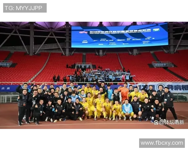 重庆足球明星赛现场争吵引发热议球迷与明星球员互动升级